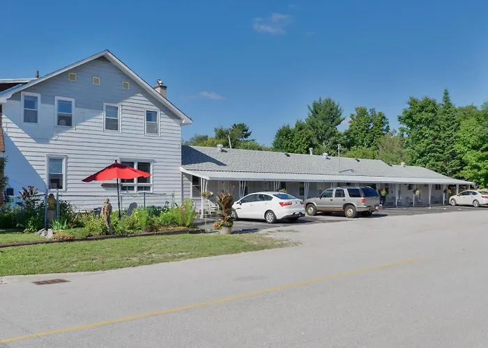 Oakwood Motel